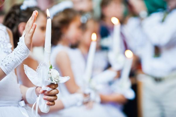 5 Ways to Spiritually Prepare Your Child for Their First Communion